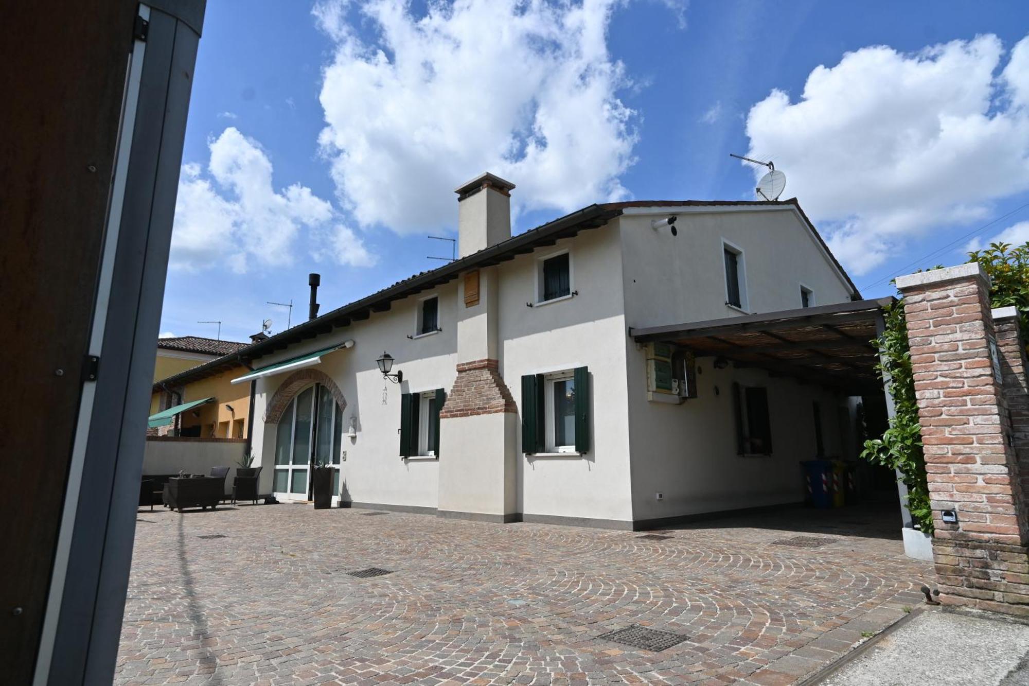 Ca Centosa Artistic House Villa Storica Ristrutturata Con Patio E Giardino Cittadella Exteriér fotografie